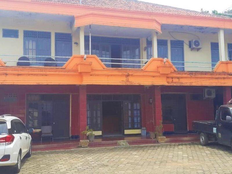 Spot On 2969 Hotel Citra Ayu Labuhan Екстериор снимка