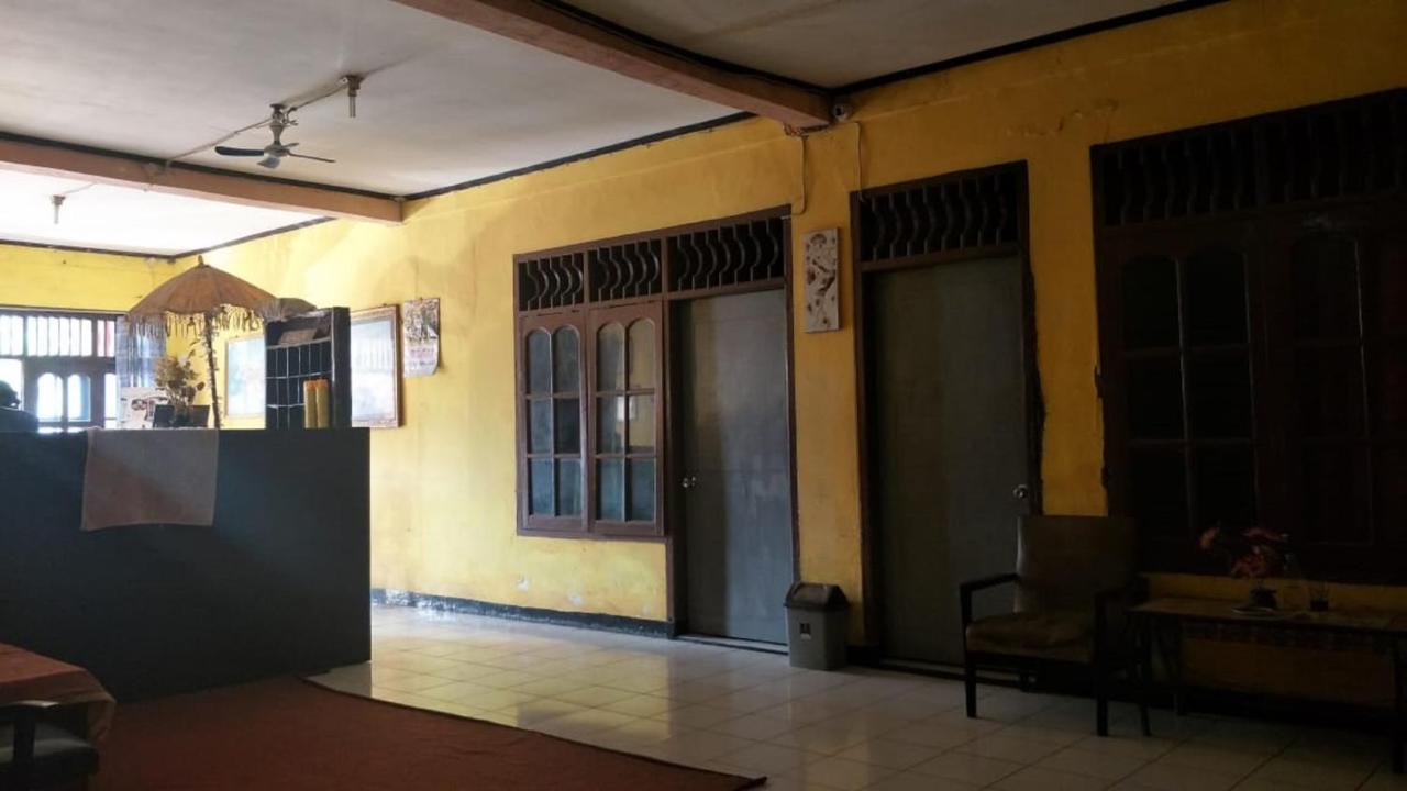 Spot On 2969 Hotel Citra Ayu Labuhan Екстериор снимка